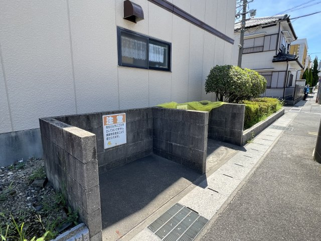 ドエルUSのその他共用部分|敷地内ゴミ置場