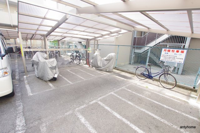 メティス有馬　仲介手数料無料の駐車場