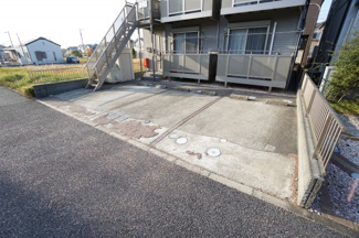 【駐車場】