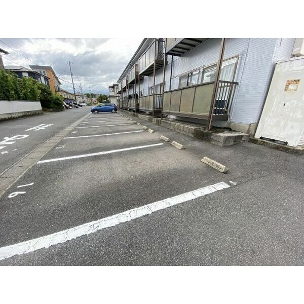 サニーハウス石田　　刈谷市近郊の賃貸はクラスホーム刈谷店の駐車場