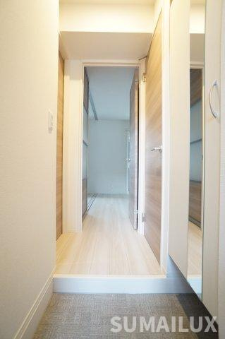 エウレカ国府 の玄関