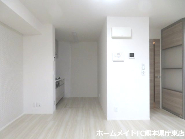 エウレカ国府 の居間・リビング