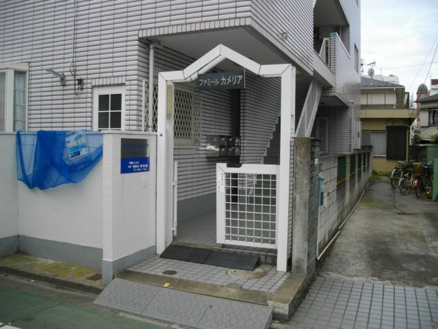 小岩ファミールカメリアのエントランス