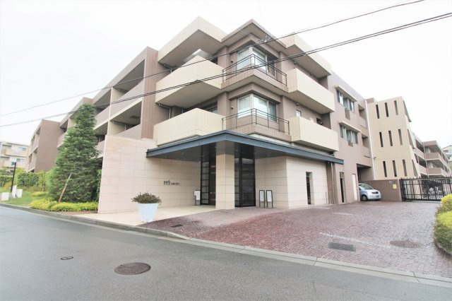 宝塚市野上３丁目の中古マンションの外観
