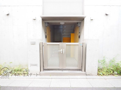 【エントランス】 | APARTMENT α