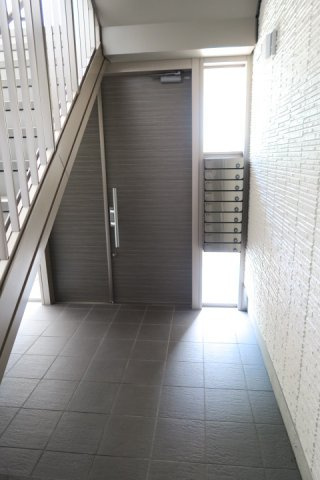 エル　ソル１のエントランス