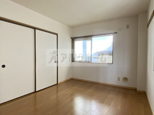 高安グリーンハイツの洋室