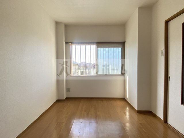 高安グリーンハイツの洋室