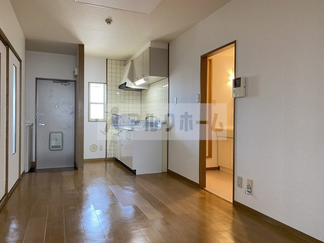 高安グリーンハイツの居間・リビング