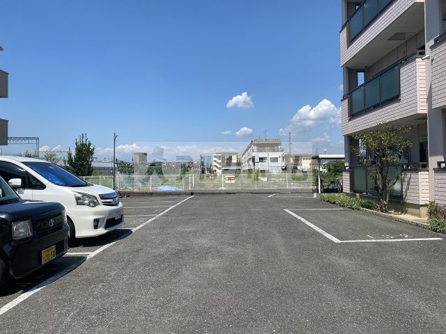 マンションチアフルの駐車場