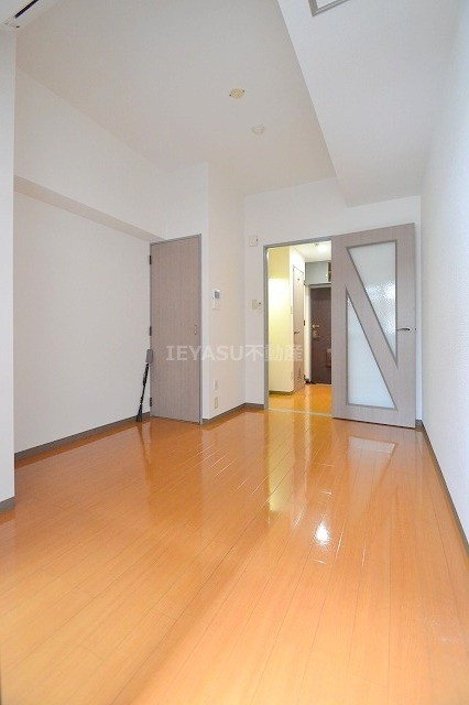 ユーアイビルの居間・リビング