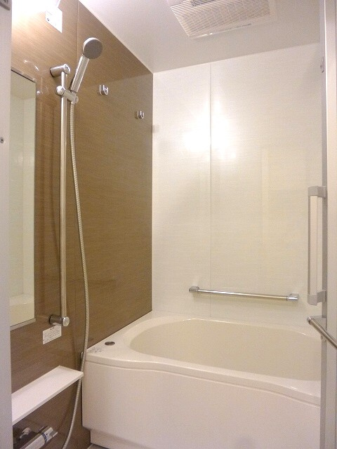 ParkAxis上野三丁目の浴室|追焚、浴室換気乾燥機です