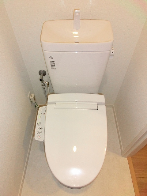 ParkAxis上野三丁目のトイレ|温水洗浄便座です