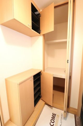 ラフィネアージュの玄関