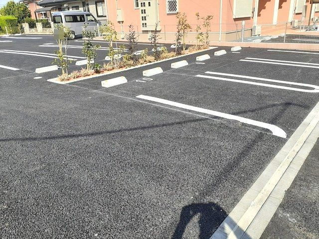 グレースヴィラージュ壱番館の駐車場
