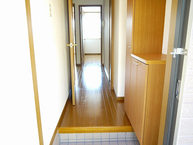 フォンテーヌ　Ｎ－Ⅱの玄関|落ち着いた玄関です