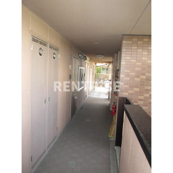 ルミエール・Wのエントランス