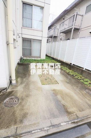 LUORE平安の駐車場