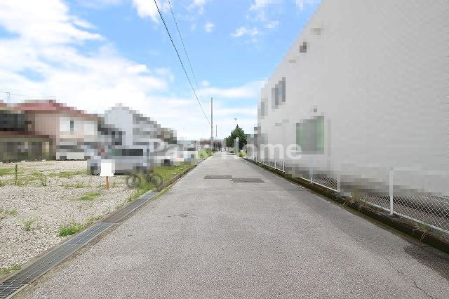 高知市潮新町2丁目（東） 売土地の前面道路含む現地写真