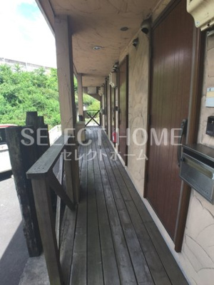 【エントランス】 | ネイプロシード | 落ち着いたエントランスです