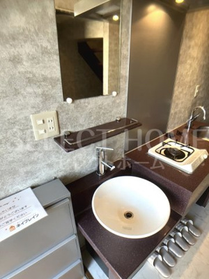 【独立洗面台】 | ネイプロシード | 独立洗面化粧台が付いています