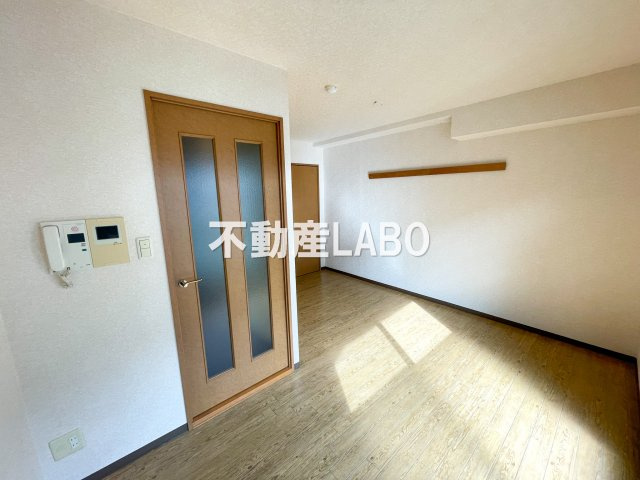 シャトー弁天参番館の洋室