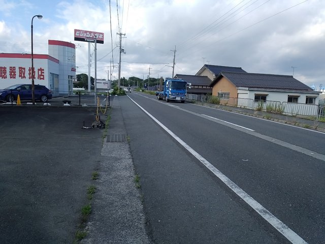 高島市安曇川町青柳作業所のその他|前面道路