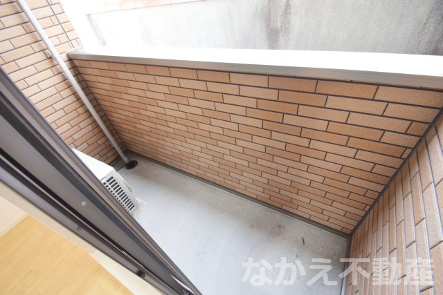 【バルコニー】 | 外からの目が気にならないバルコニーで洗濯物が干せます