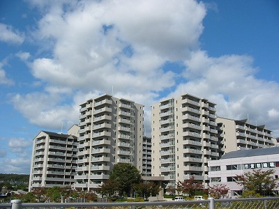 ディアコルモ武庫が丘Ｂ棟の外観