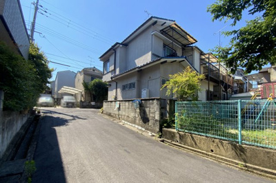 【前面道路含む現地写真】 | 宇治市羽拍子町　中古戸建 | こちらの物件に興味がある方はお気軽にお問い合わせ下さい！月々のお支払い希望額からお客様が購入可能な物件の価格をシミュレーション致します(*´▽｀*)