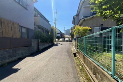 【前面道路含む現地写真】 | 宇治市羽拍子町　中古戸建 | ローンの事やお家探しのご相談は（株）ゆいホームにお任せ下さい。ちょっとした疑問にも解りやすくお応えします。お気軽にどうぞ(^^)/