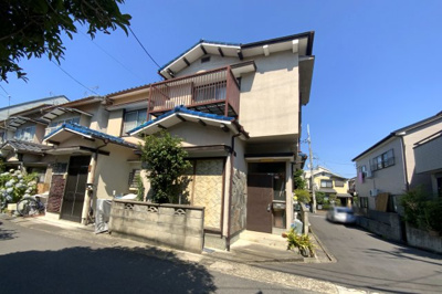 【外観】 | 宇治市羽拍子町　中古戸建 | キッチンスペースには《勝手口》がございます。現在、リフォーム中ですので、内覧のご予約はぜひお早めにどうぞ（●＾o＾●）