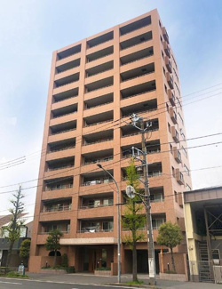 【外観】 | 総戸数３４戸、平成１４年１月築、管理人は巡回勤務につき管理体制良好です♪