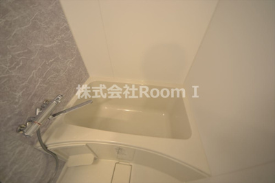 【浴室】 | S-RESIDENCE堺筋本町Uno | コンパクトで使いやすいお風呂です