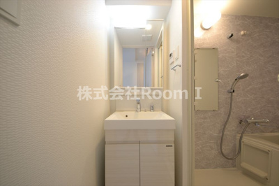 【洗面所】 | S-RESIDENCE堺筋本町Uno | 使いやすい洗面所です