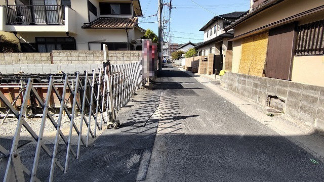 箕面市西小路１丁目の新築一戸建の前面道路含む現地写真