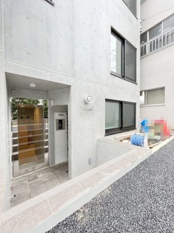 ラシクラスDX練馬駅前のエントランス|ゆとりのあるエントランスです