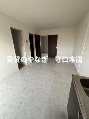 【居間・リビング】 | セントポーリア梅園 | リビングです