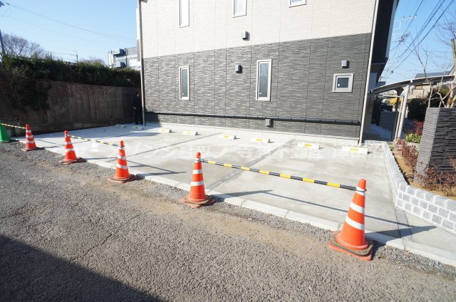 due pisolinoの駐車場