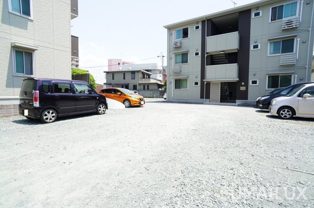 さくらそう　世安１号館の駐車場