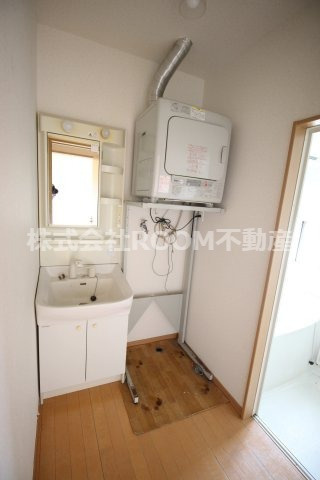 ソレイユ甲斐元　北・南棟の洗面所|広い洗面スペース