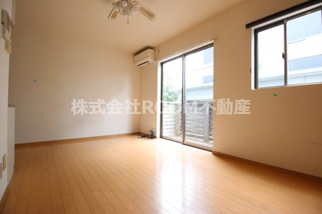 ソレイユ甲斐元　北・南棟の居間・リビング|ゆったりとしたリビングです