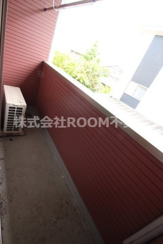 ソレイユ甲斐元　北・南棟のバルコニー|暖かな日差しのふりそそぐバルコニー