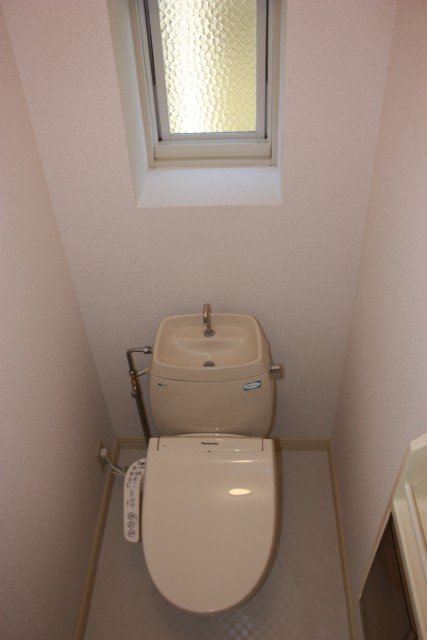 コーポリベール【キャッシュバック対象物件】のトイレ|コンパクトで使いやすいトイレです