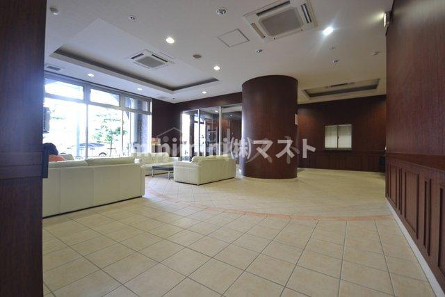 グレンパーク梅田北のロビー