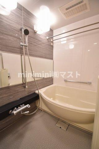 グレンパーク梅田北の浴室