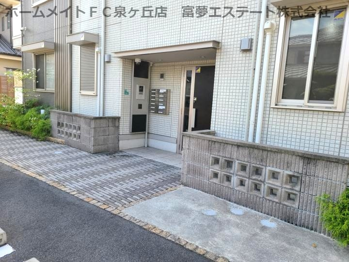 WISTERIA PLACE E・B・R（ウィステリアプレイスイービーアール）のエントランス