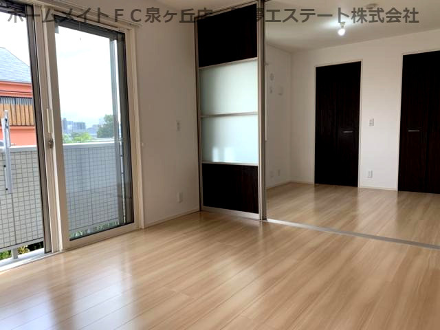 WISTERIA PLACE E・B・R（ウィステリアプレイスイービーアール）の居間・リビング
