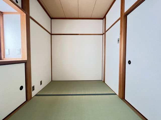  新緑と光のカサ・フェリーチェの寝室