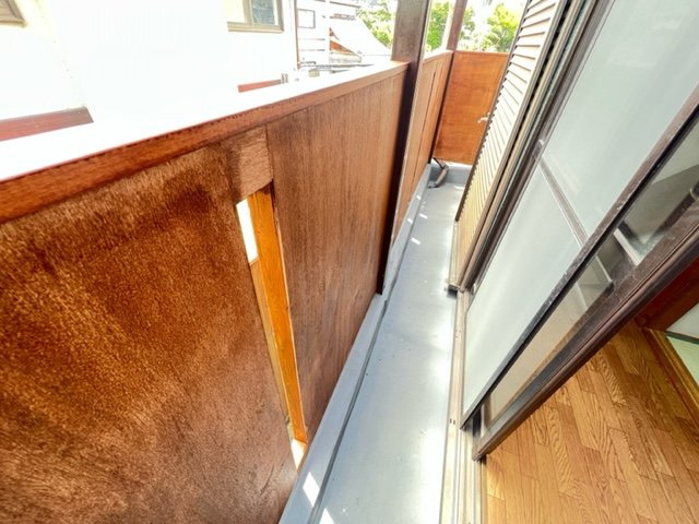  新緑と光のカサ・フェリーチェのバルコニー